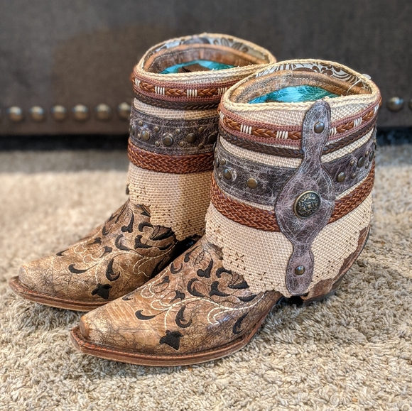 Corral Shoes - CORRAL flipped top cowgirl boots with jute rugs 9